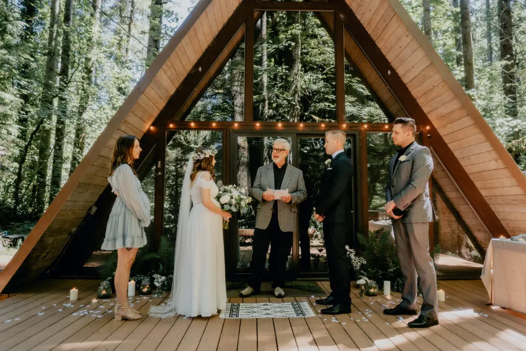 Sky Haus in Skykomish Wedding // Heidi + Miki -
