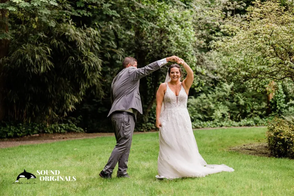 Lakeside Gardens Wedding // Amanda + Brad -