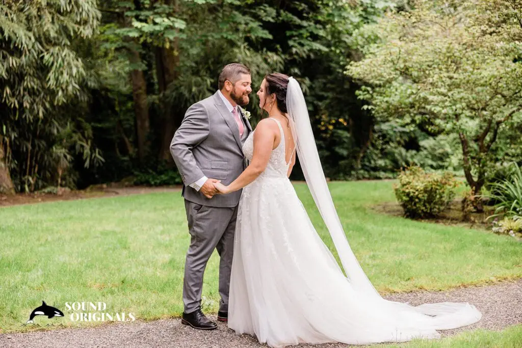 Lakeside Gardens Wedding // Amanda + Brad -