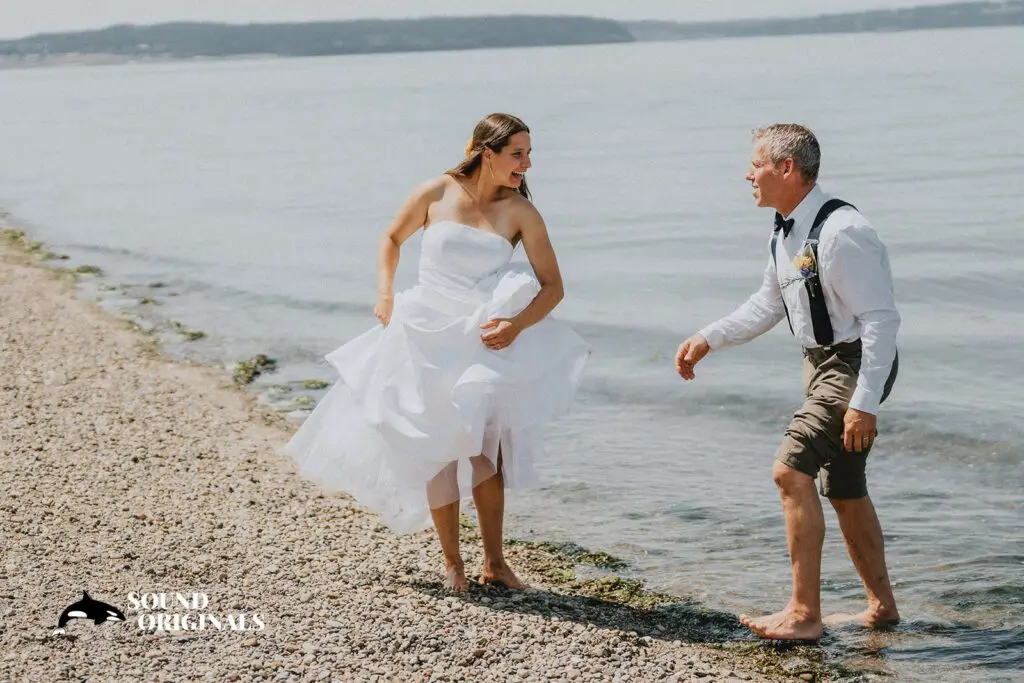 <strong>Browns Point Wedding // Stephanie + Travis</strong> -