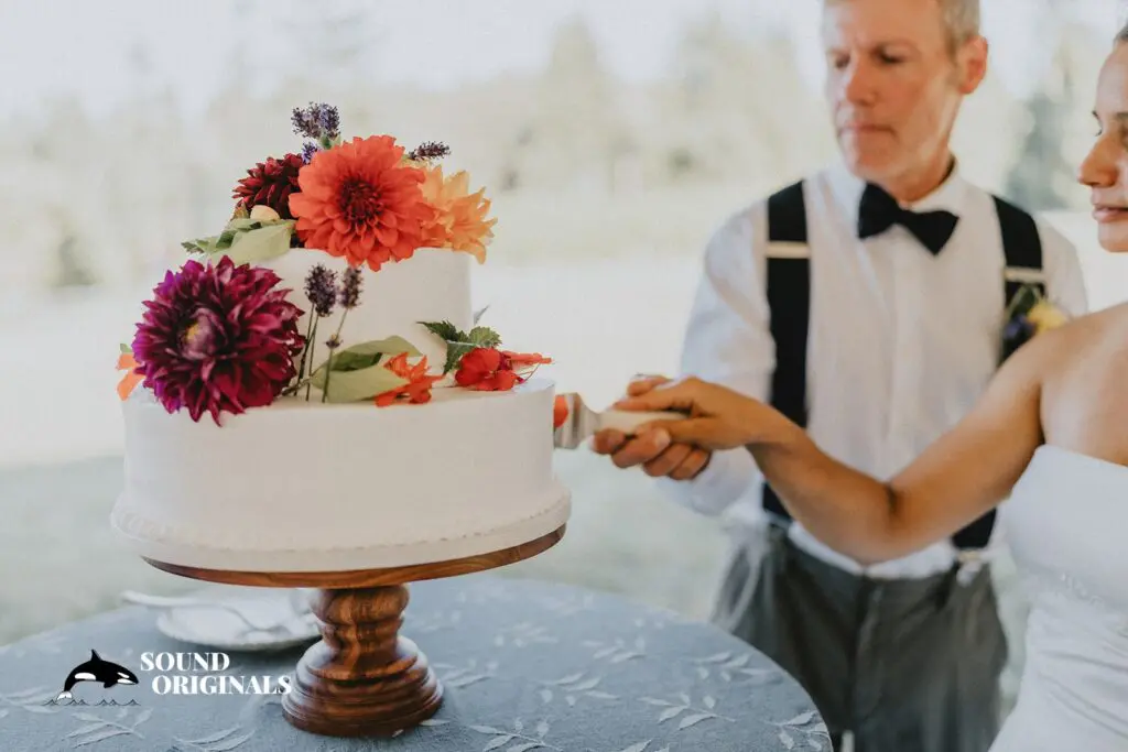 <strong>Browns Point Wedding // Stephanie + Travis</strong> -