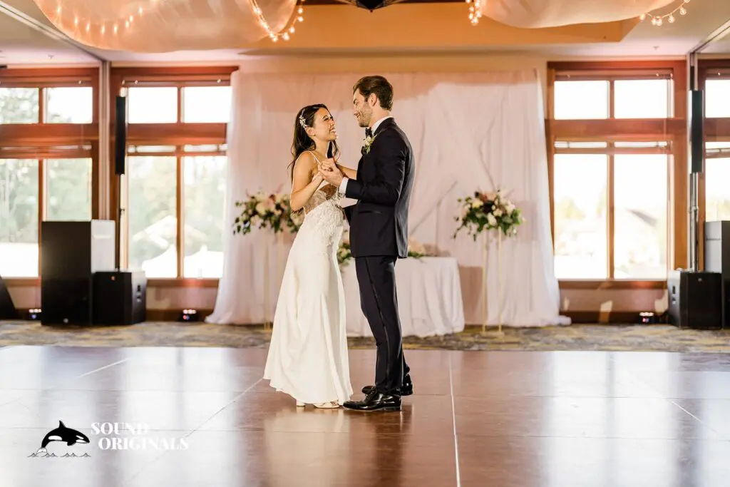 The Club at Snoqualmie Ridge Wedding // Becky + John -