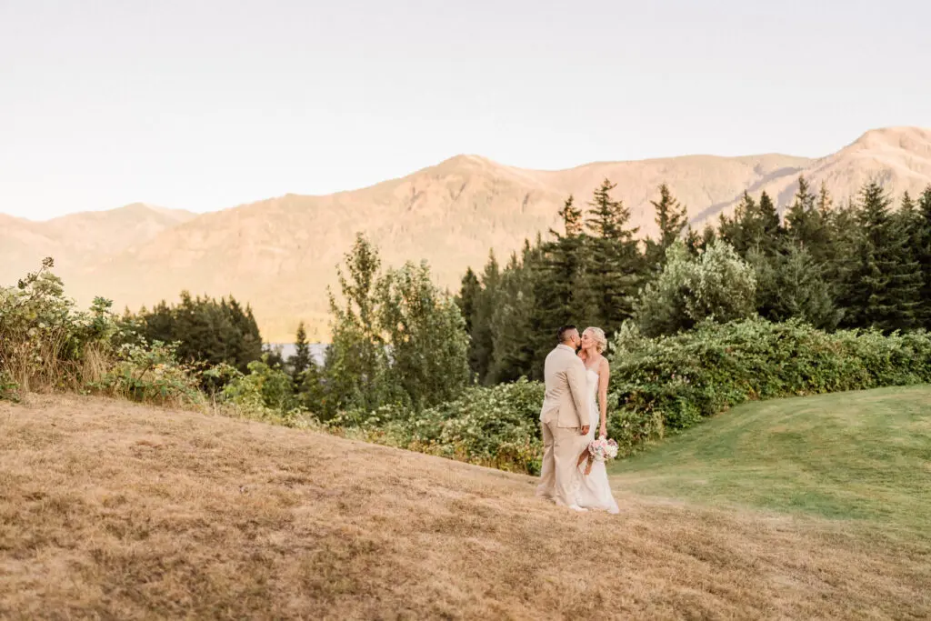 Skamania Lodge Wedding // Jamiee + Christopher -