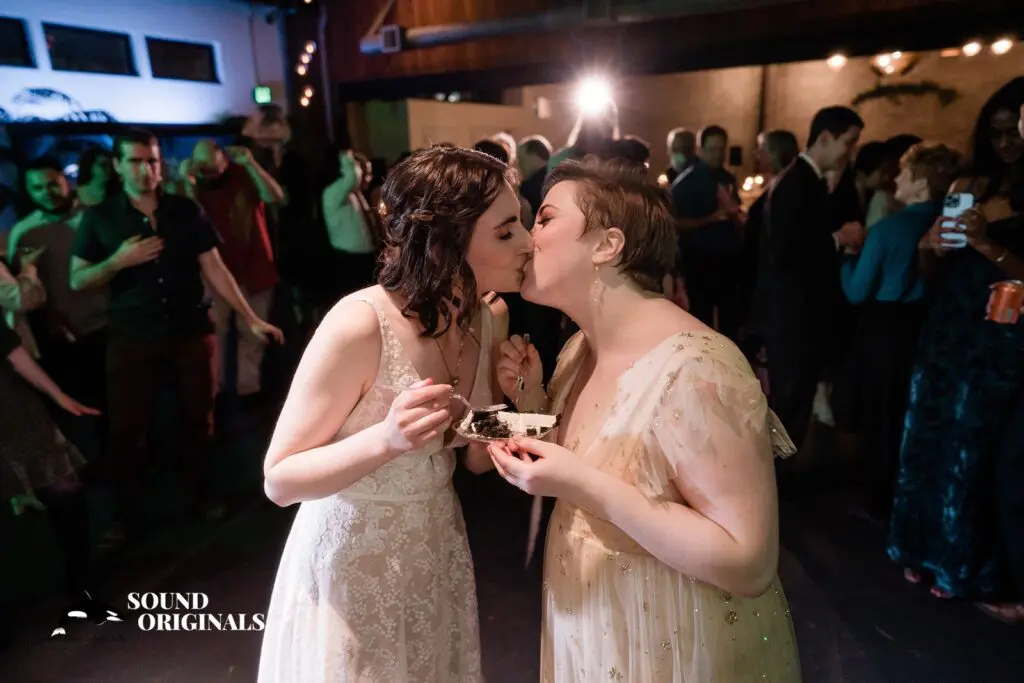 Emily & Liv -
