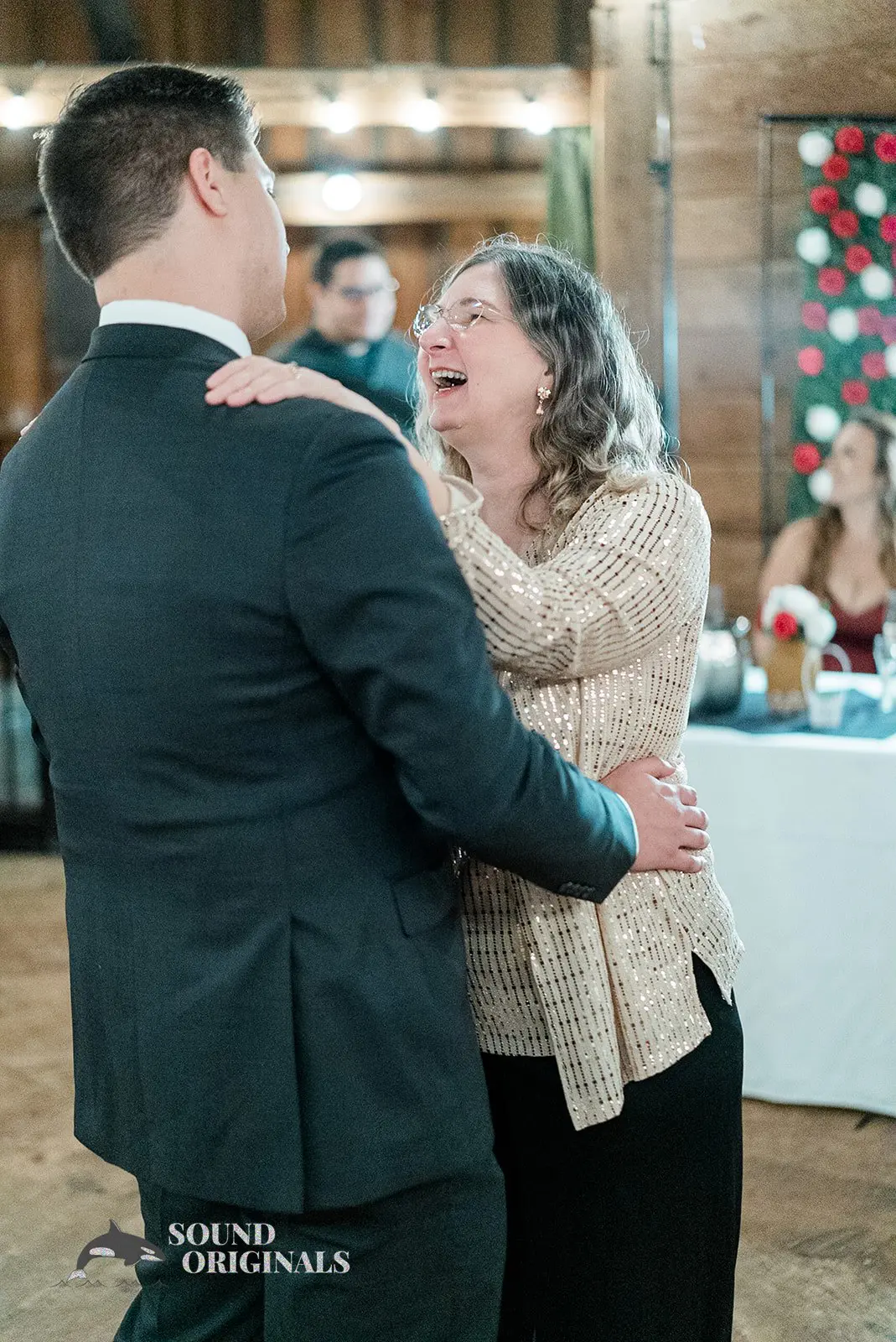 McMenamins Cornelius Pass Roadhouse Wedding // Celia & Alexander 16 McMenamins Cornelius Pass Roadhouse Wedding // Celia & Alexander -