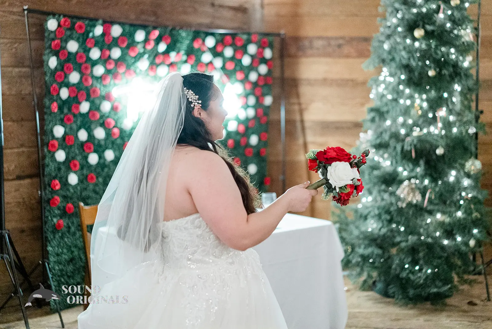 McMenamins Cornelius Pass Roadhouse Wedding // Celia & Alexander 14 McMenamins Cornelius Pass Roadhouse Wedding // Celia & Alexander -