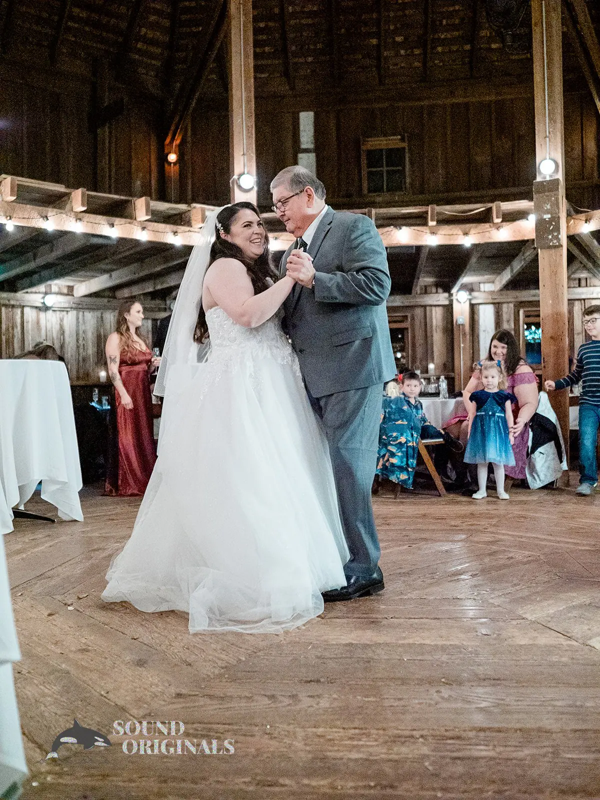 McMenamins Cornelius Pass Roadhouse Wedding // Celia & Alexander 10 McMenamins Cornelius Pass Roadhouse Wedding // Celia & Alexander -
