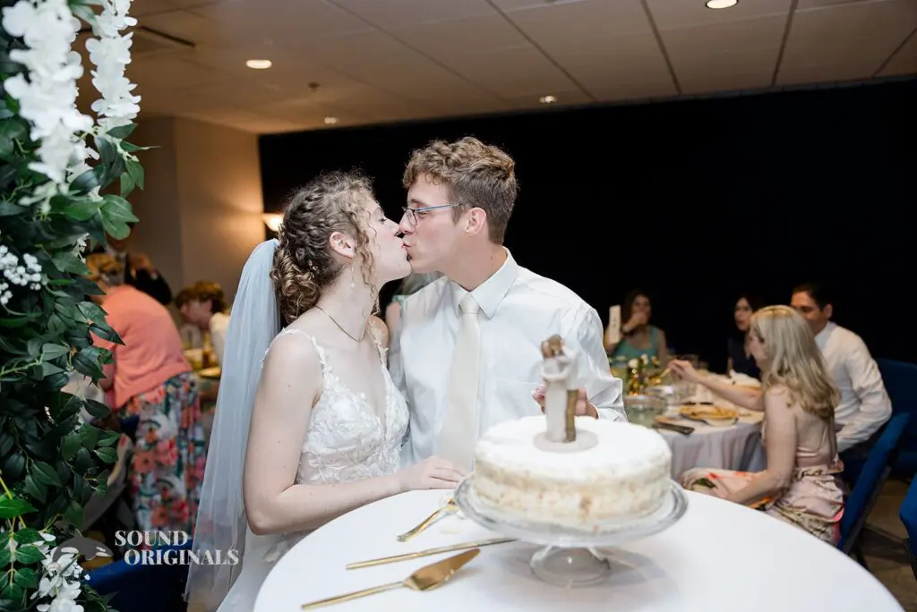 Lucy & Eli -