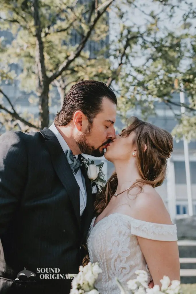 MGM Grand/Highlands Detroit Wedding // Wesley + Rebecca -