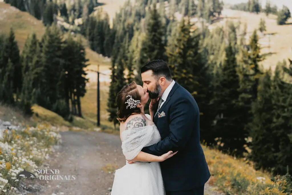 Mount Hood Cooper Spur Wedding // Tawny + Michael -