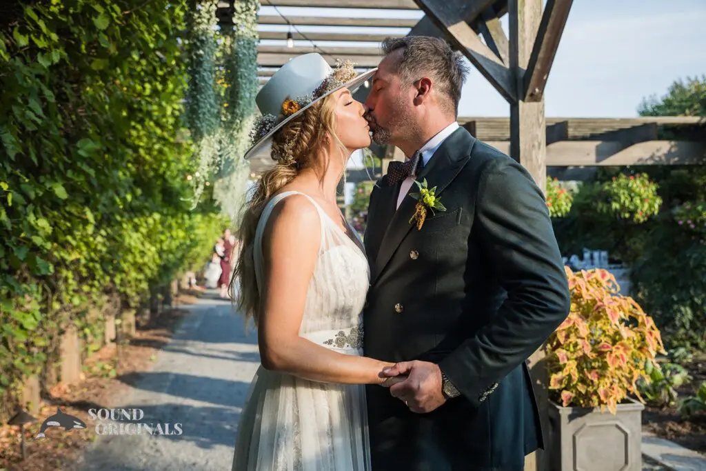Molly & Wauker -