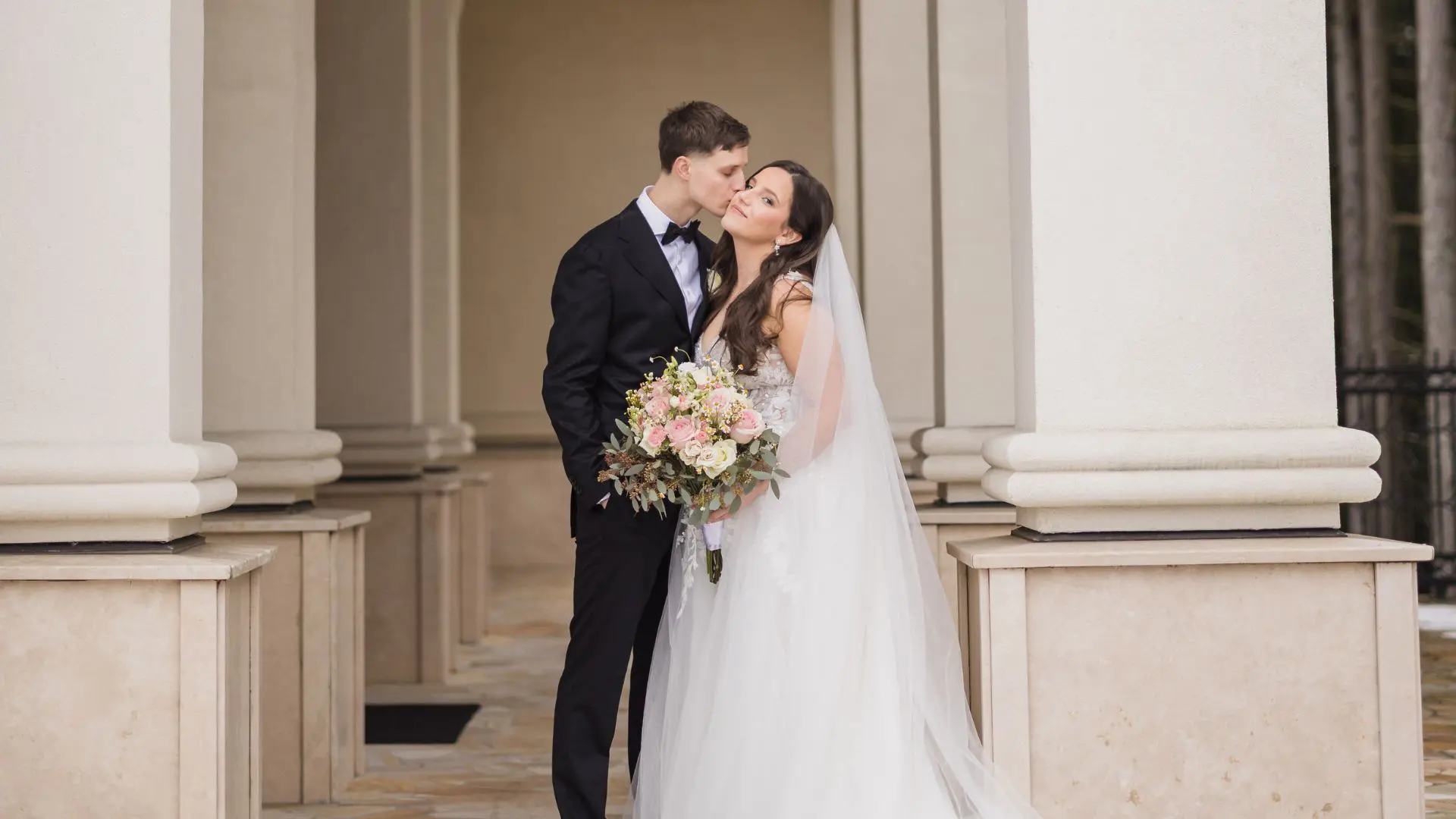 Three Holy Hierarchs Romanian Orthodox Church Wedding Video // Suzana & Nikola -