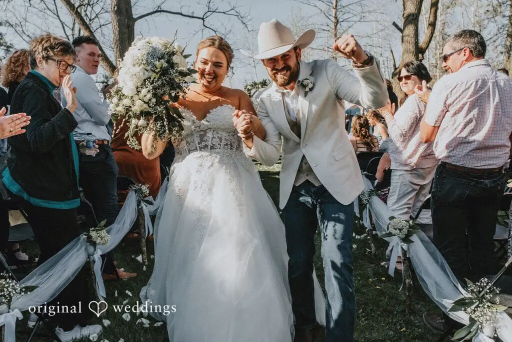 Minnesota Backyard Wedding // Britta & Winfred -