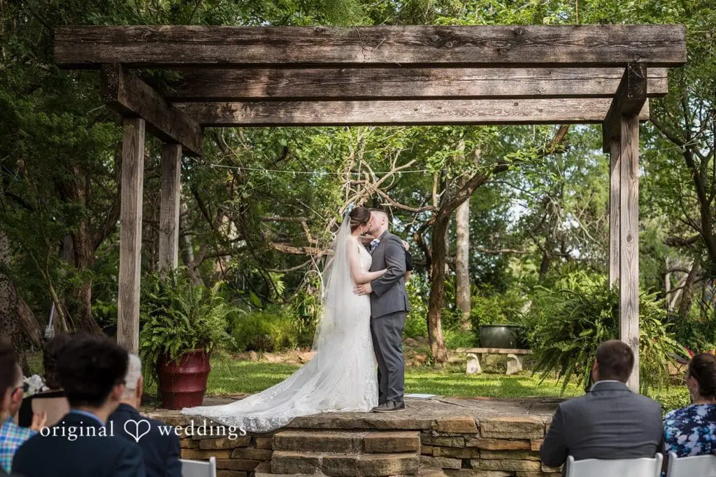 Winding Brooks Wedding // Lynzy & Jerrod -