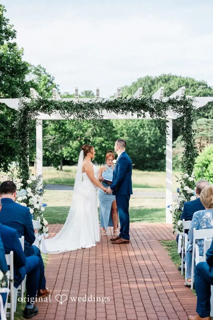 Ferncroft Country Club Wedding // Justina & Bryan -