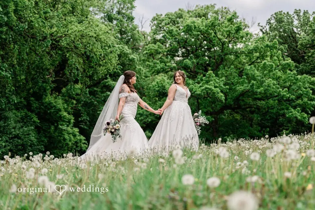 Minnesota Landscape Arboretum Wedding // Amanda & Stacia -