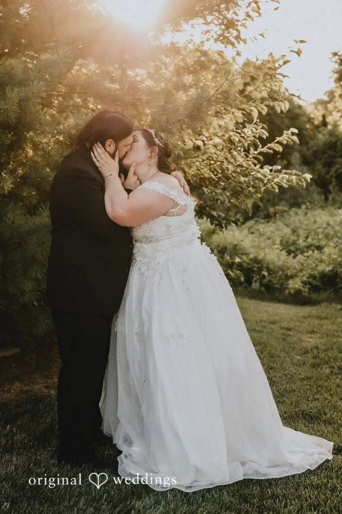 The Outlet Wedding