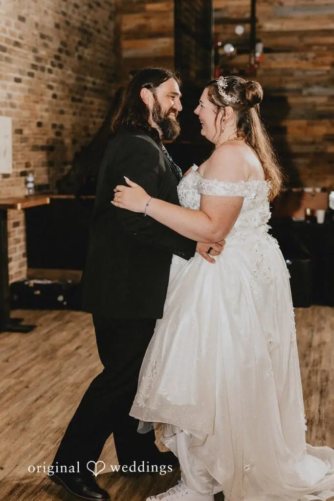 The Outlet Wedding