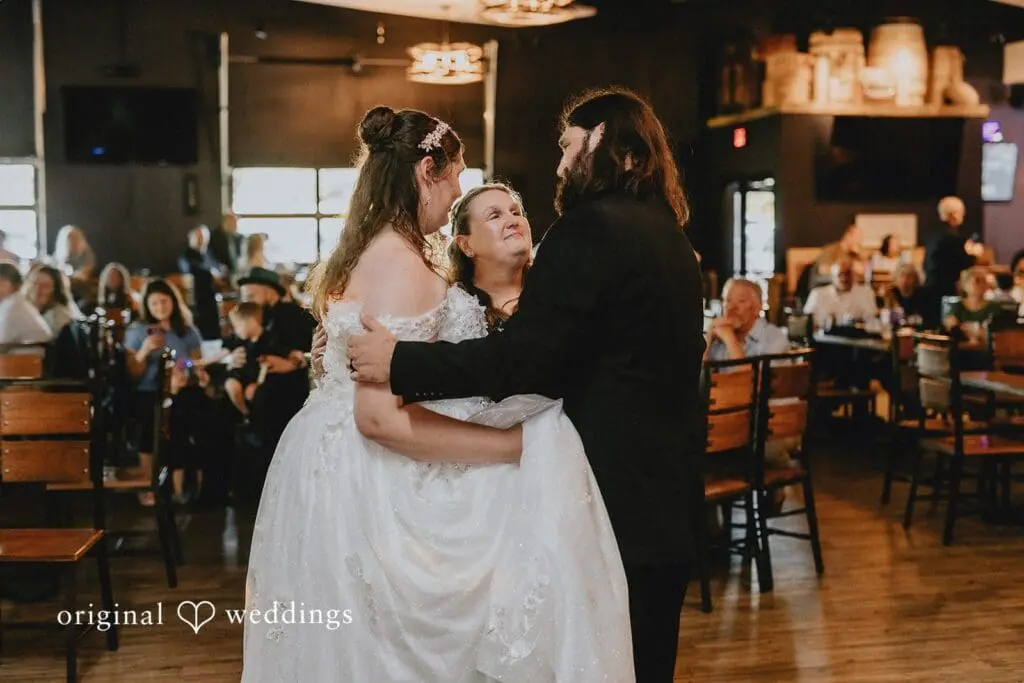 The Outlet Wedding