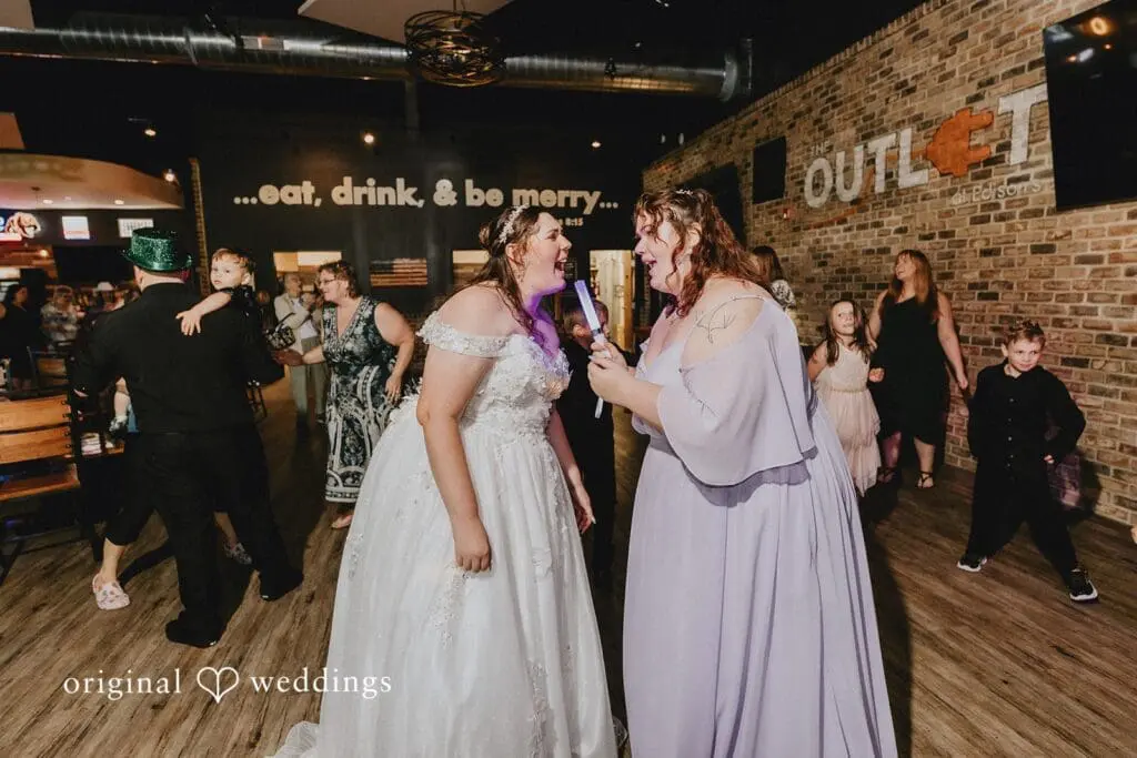 The Outlet Wedding
