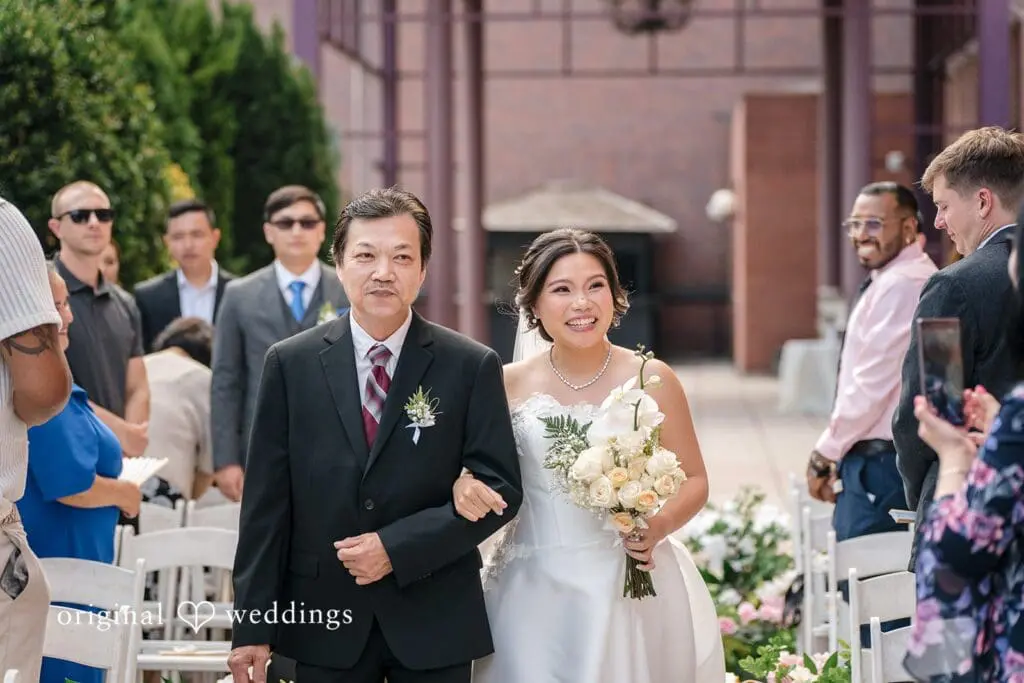 Sheraton LaGuardia East Wedding // XuanMai & Milton -