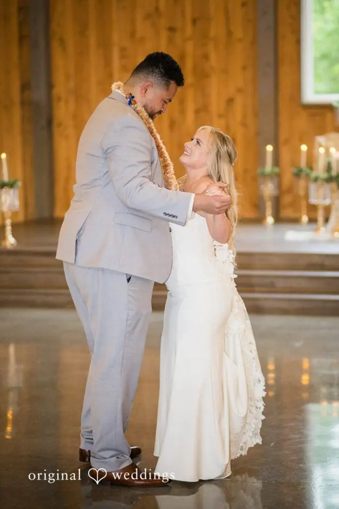 The Prickel Barn Wedding // Zoë & Junior -