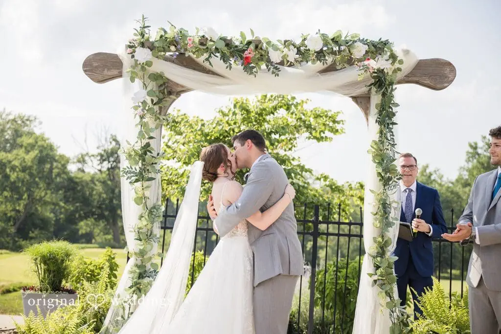Valley of the Eagles Wedding // Kailey & Riley -