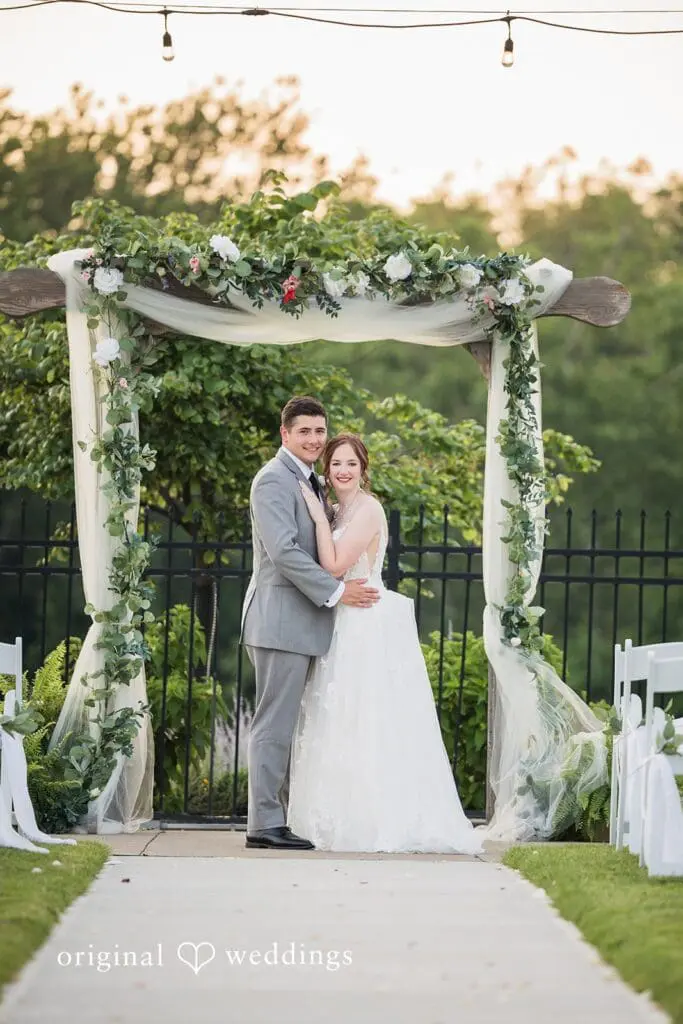 Valley of the Eagles Wedding // Kailey & Riley -