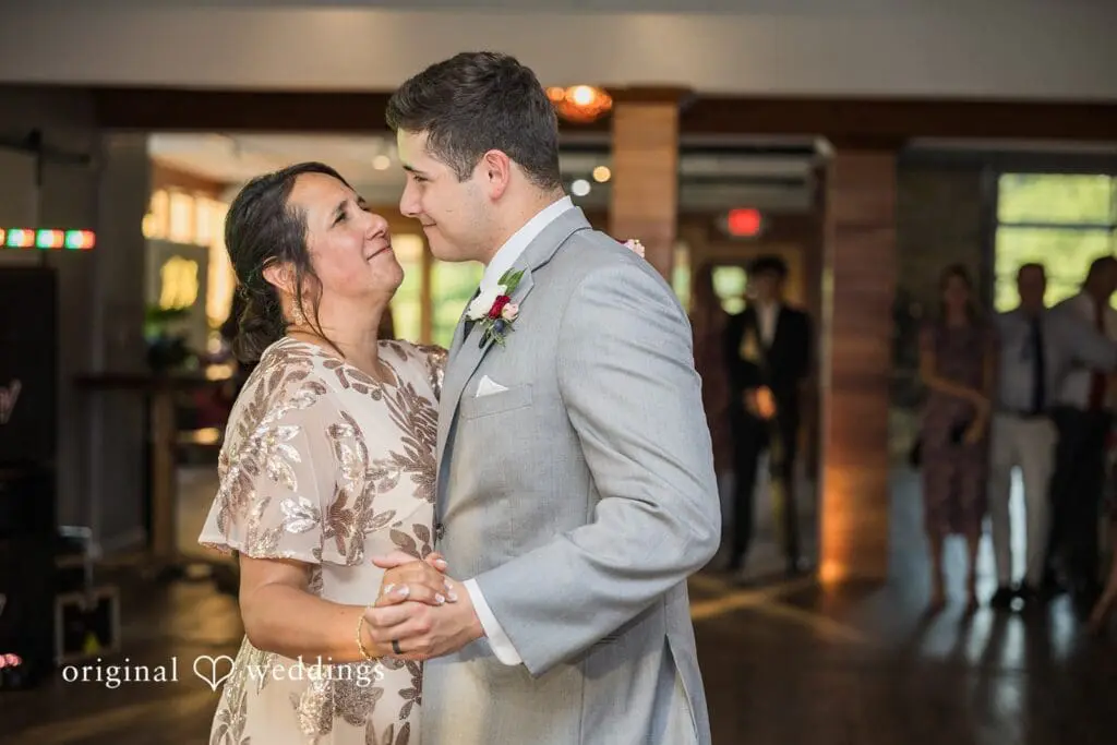 Valley of the Eagles Wedding // Kailey & Riley -