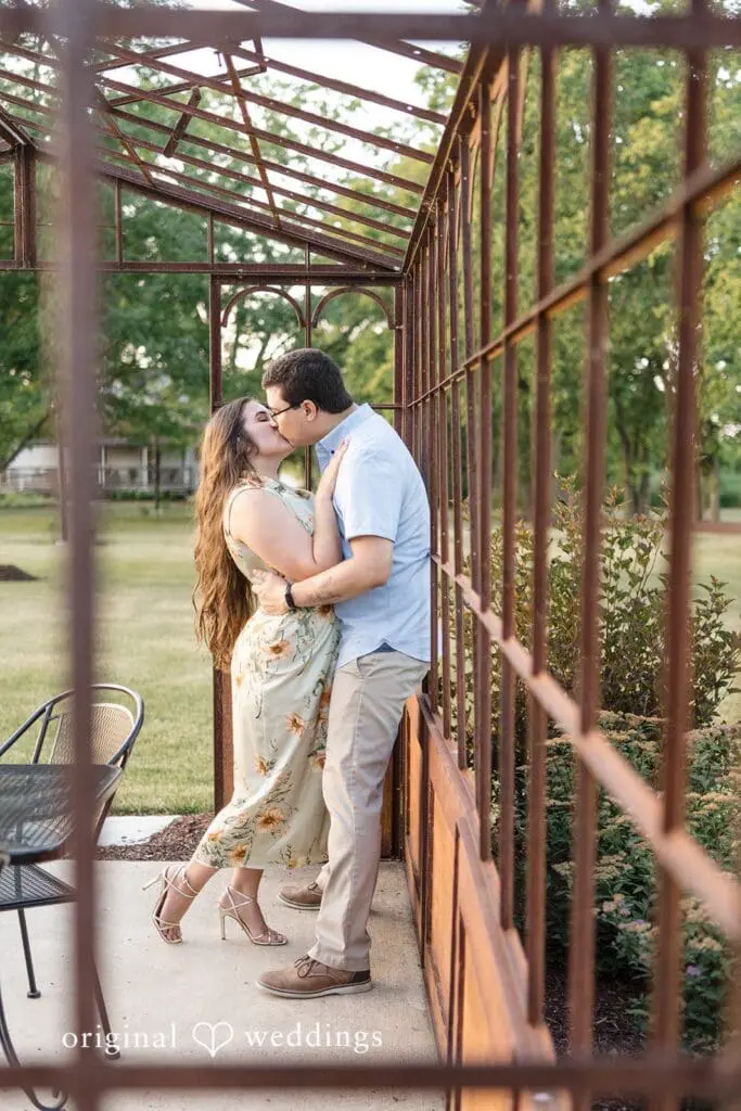BEST Places for Engagement Photos in Chicago -