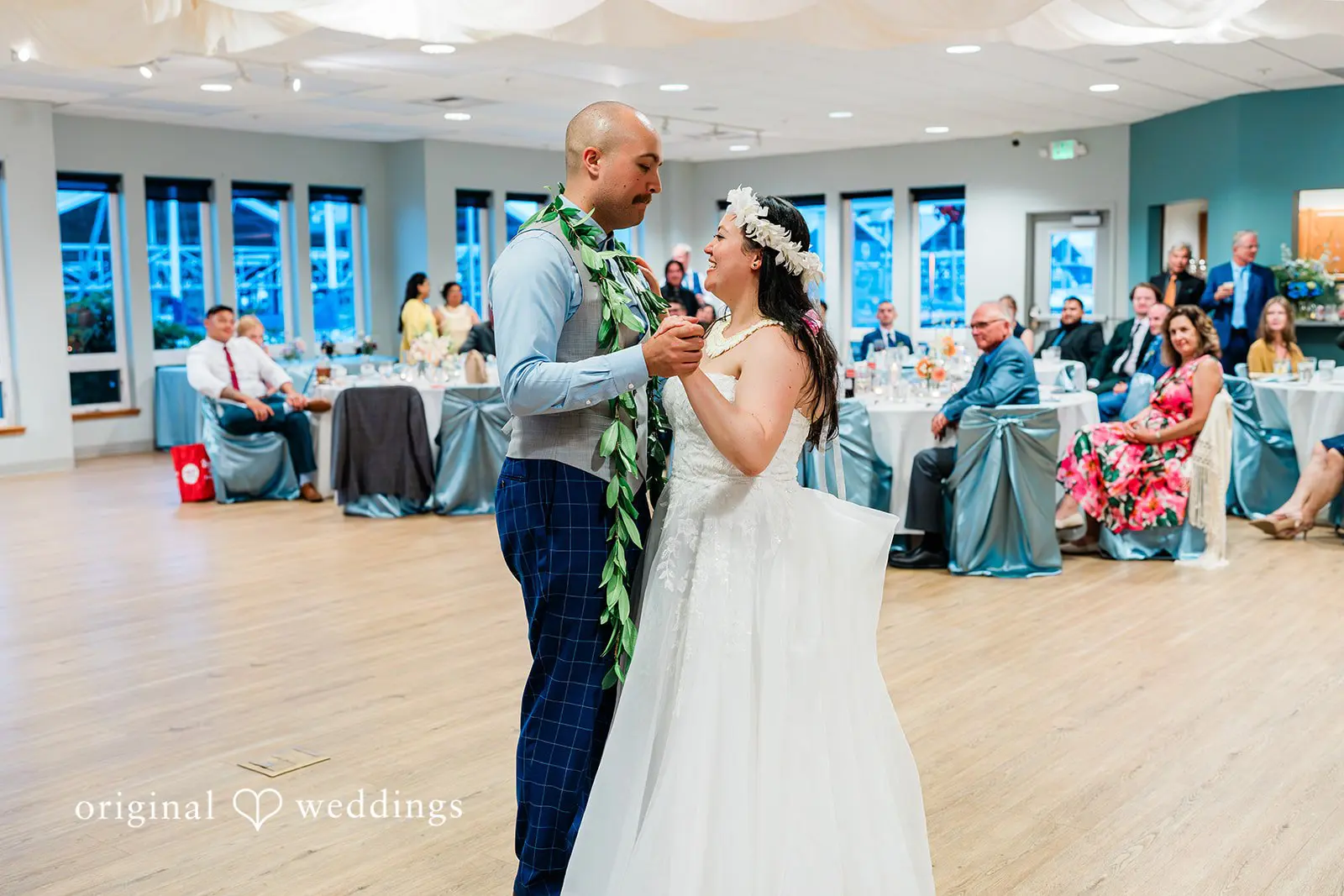 Edmonds Library Wedding // Alexandra & Gabriel -