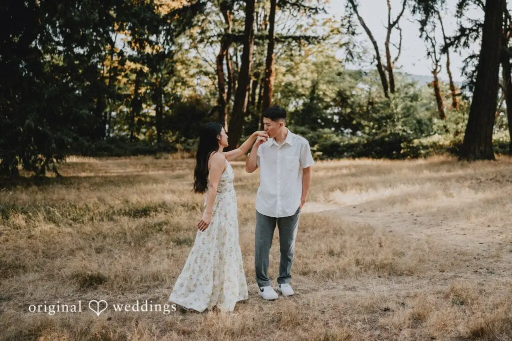 Lincoln Park Engagement // Angie & Andrew -