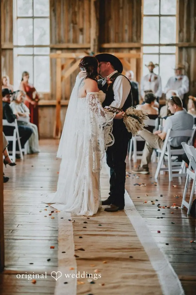 The Bicentennial Barn Wedding // Jamie & Tim -
