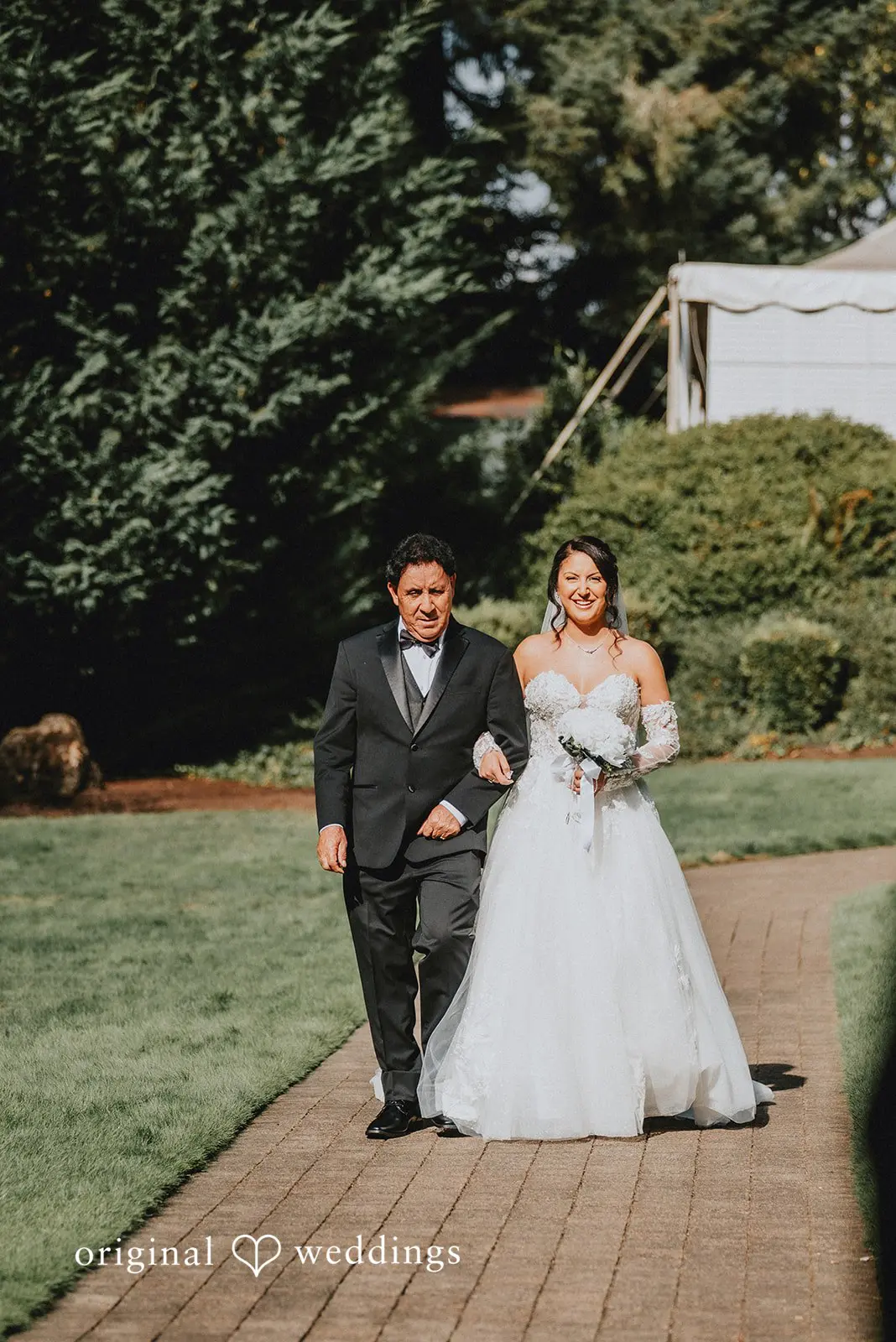 Stephanie + Hugo Abernethy Center Wedding // Stephanie & Hugo -