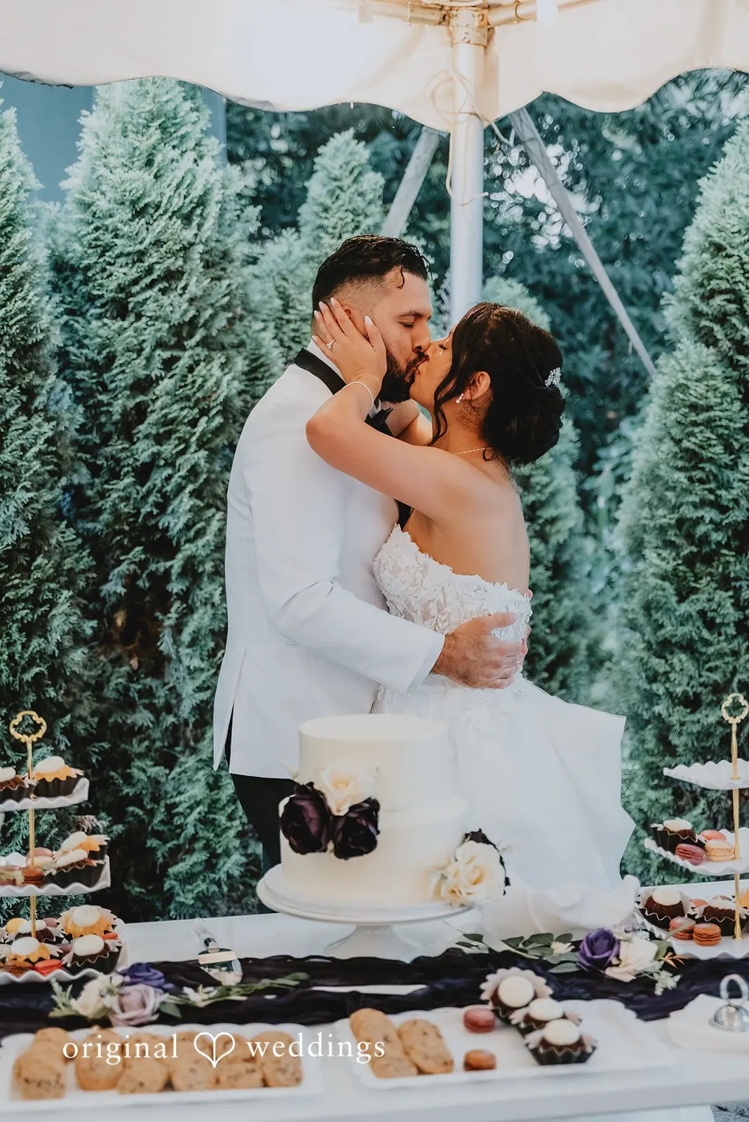 Stephanie + Hugo Abernethy Center Wedding // Stephanie & Hugo -