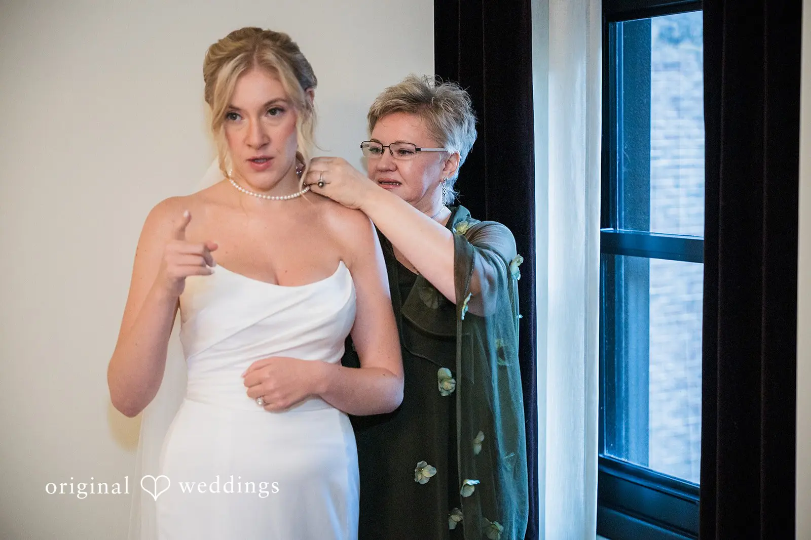 Valery + Andrew Chicago Athletic Association Wedding // Valery & Andrew -