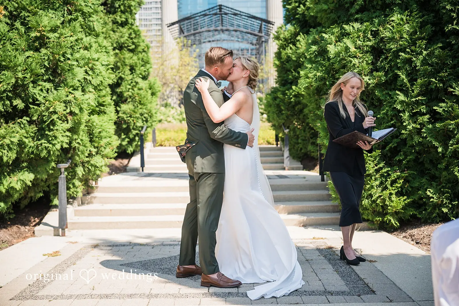 Valery + Andrew Chicago Athletic Association Wedding // Valery & Andrew -