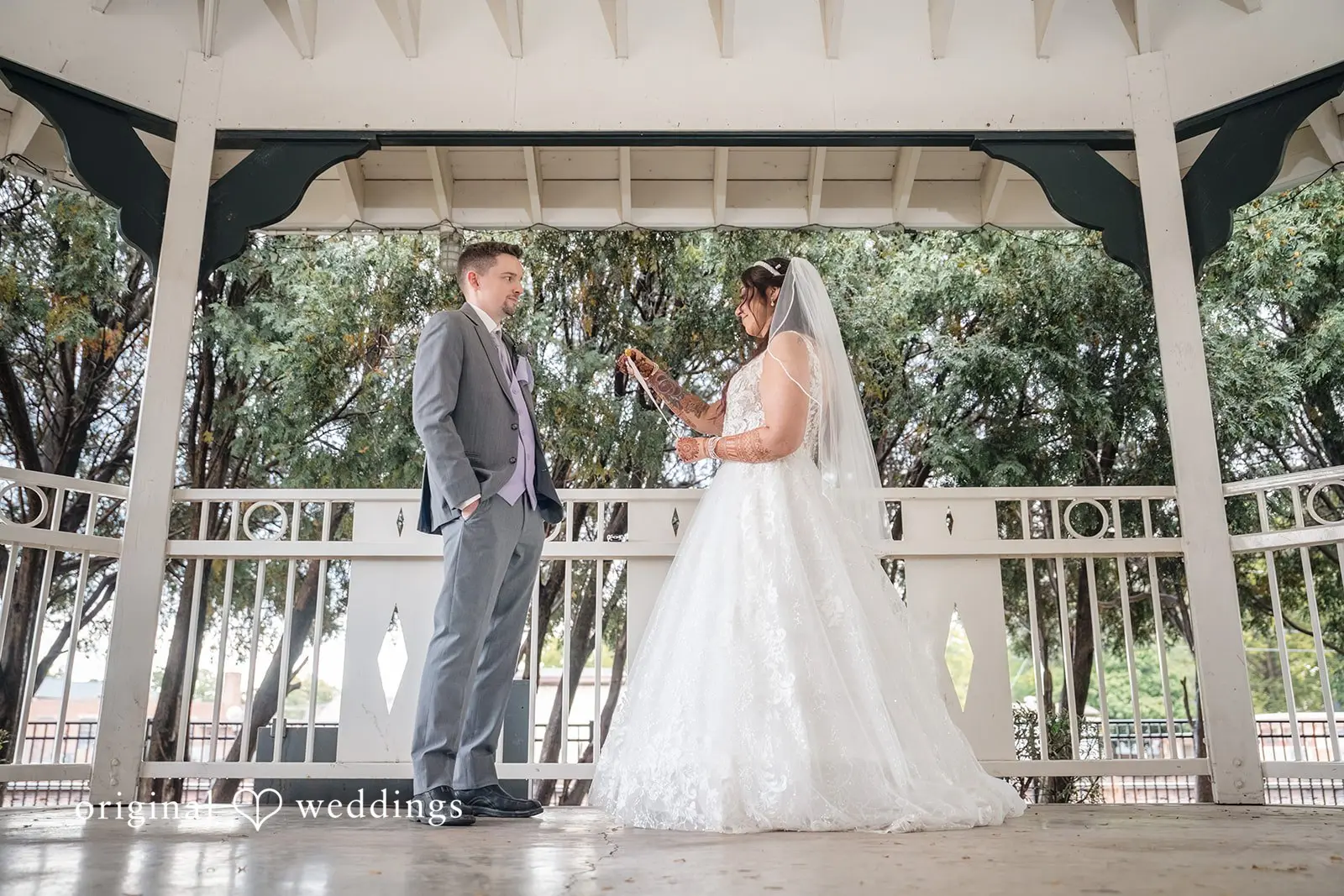 Chicago Backyard Wedding // Amanda & Jonathan -