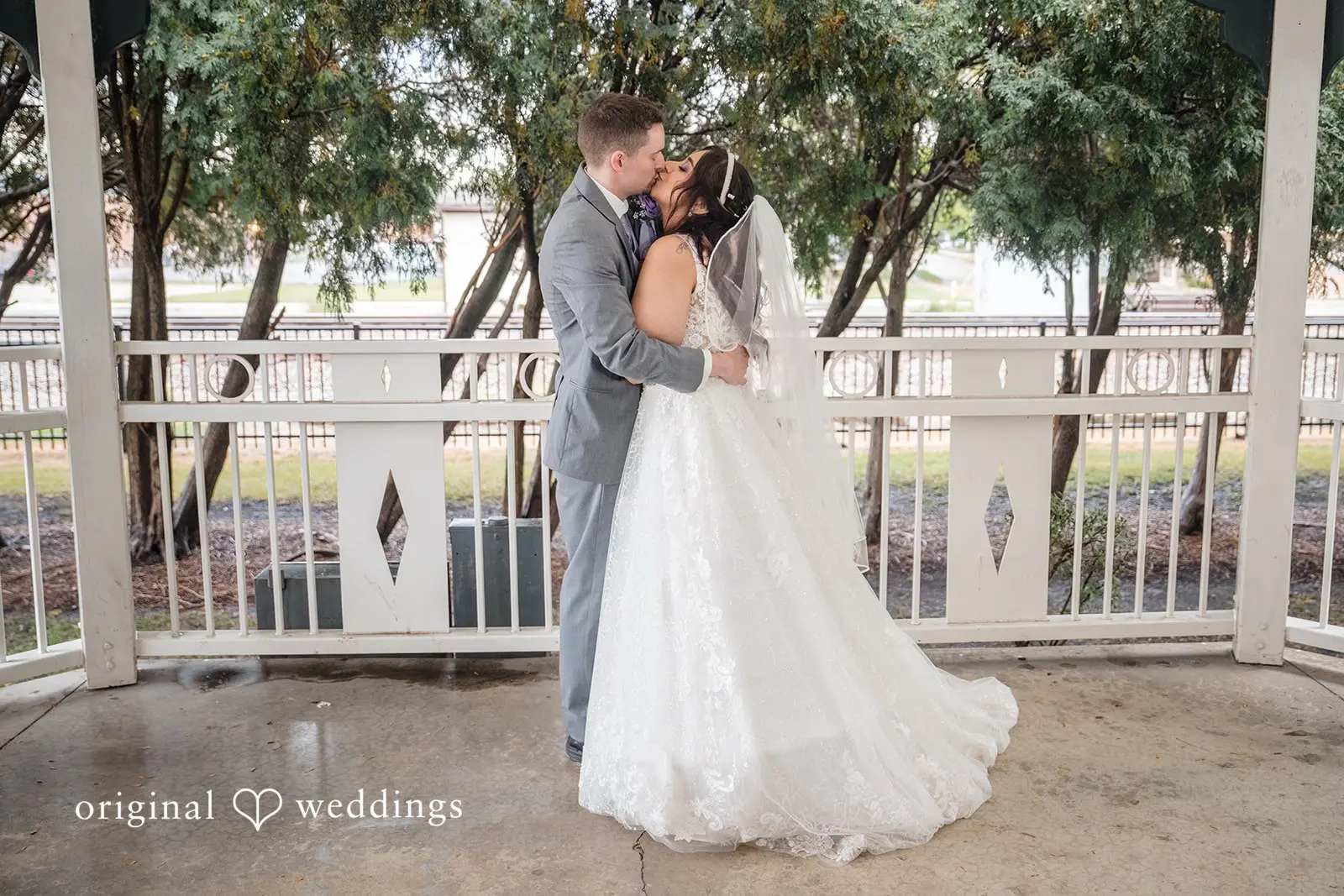 Chicago Backyard Wedding // Amanda & Jonathan -