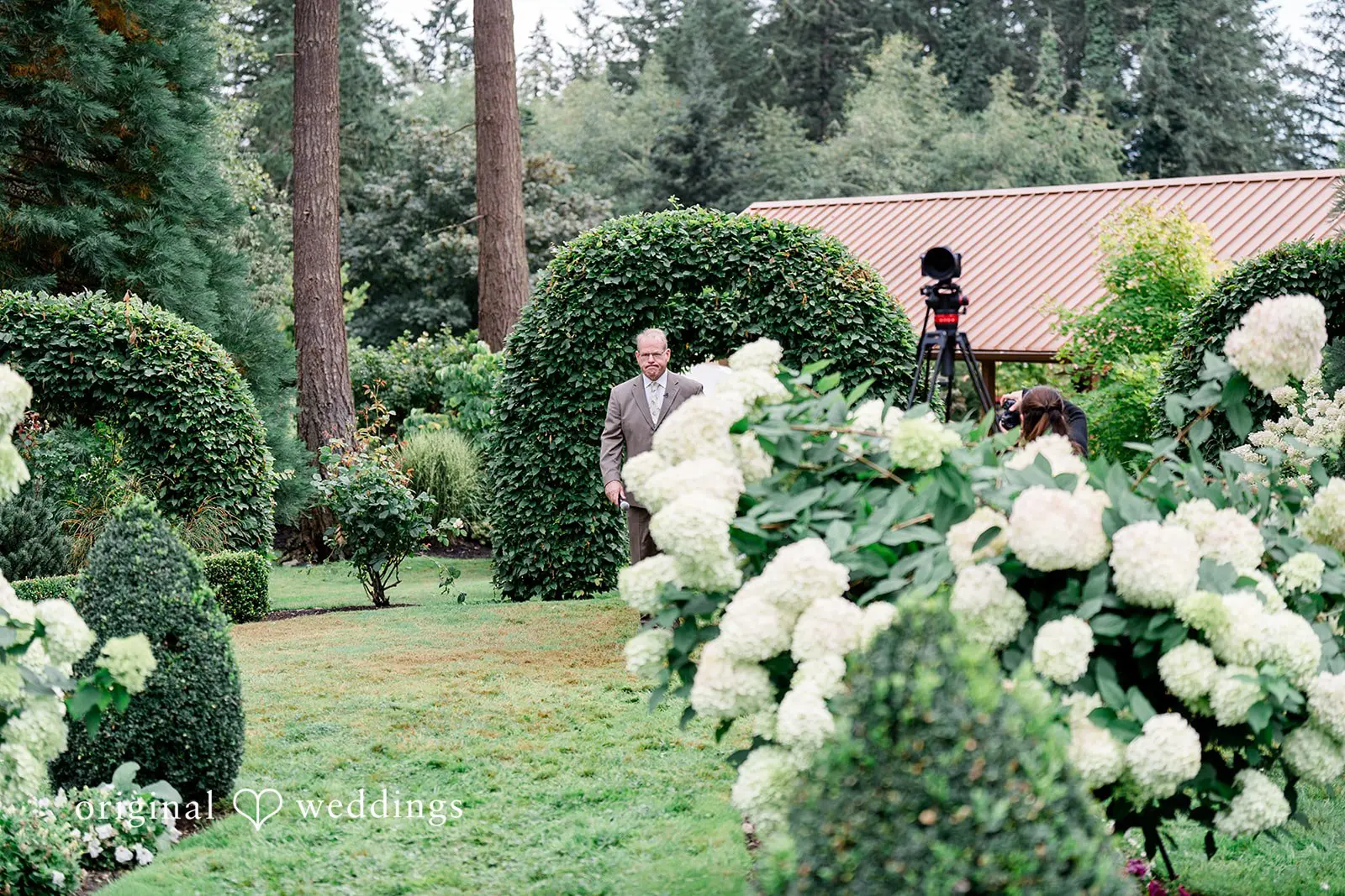 Amanda + Benjamin Froggsong Gardens Wedding // Amanda & Benjamin -