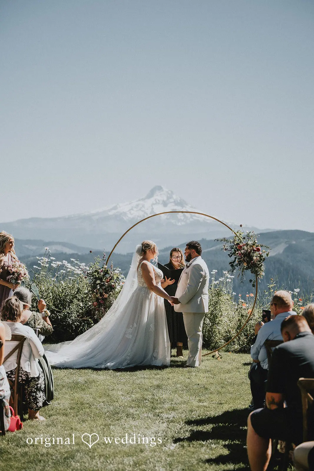 Daphne + Daniel Gorge Crest Vineyards Wedding // Daphne & Daniel -
