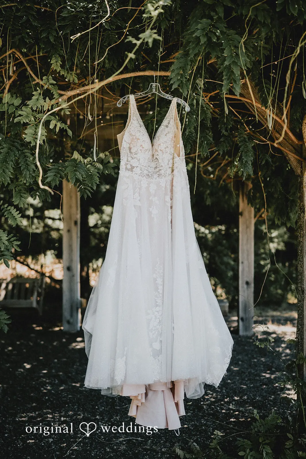 Daphne + Daniel Gorge Crest Vineyards Wedding // Daphne & Daniel -
