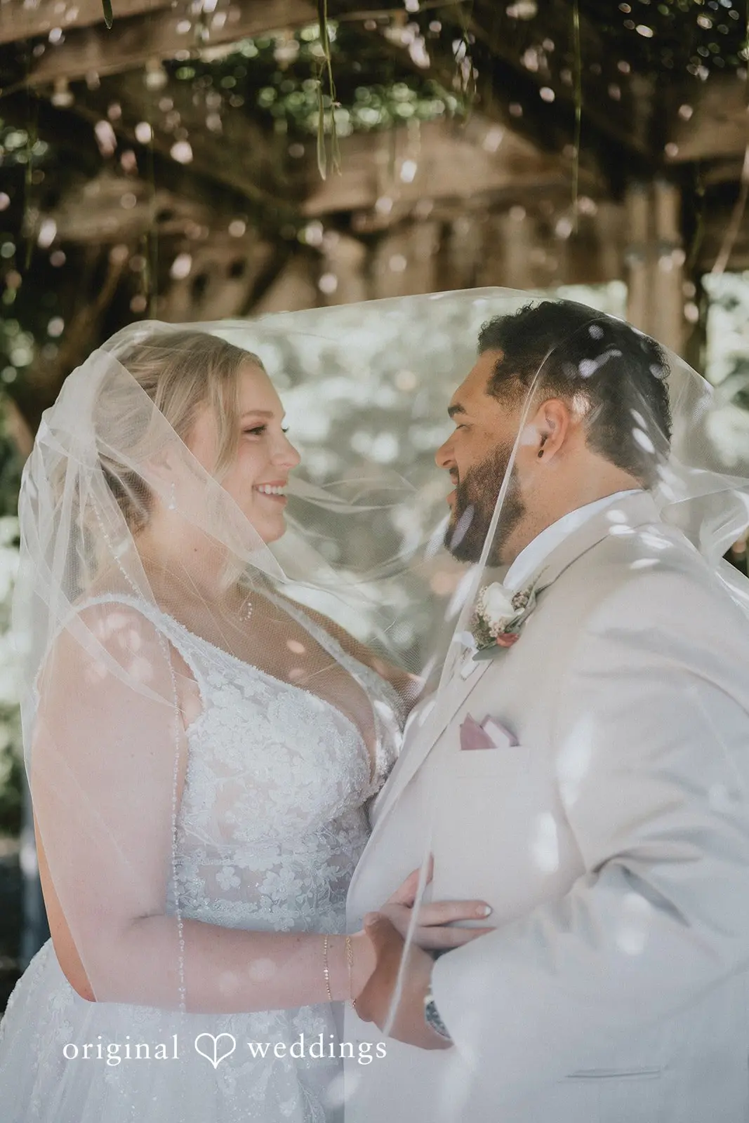 Daphne + Daniel Gorge Crest Vineyards Wedding // Daphne & Daniel -