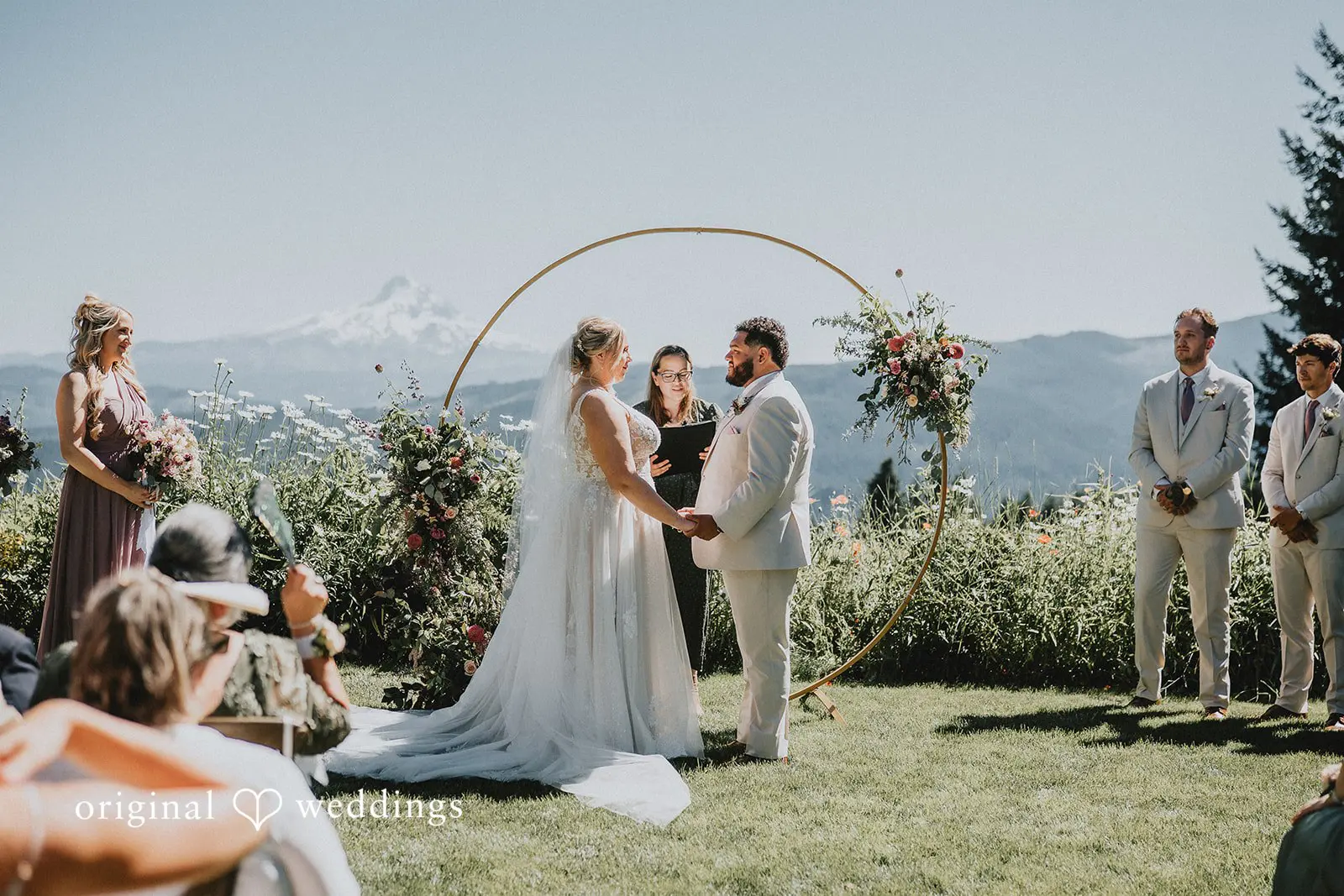 Daphne + Daniel Gorge Crest Vineyards Wedding // Daphne & Daniel -