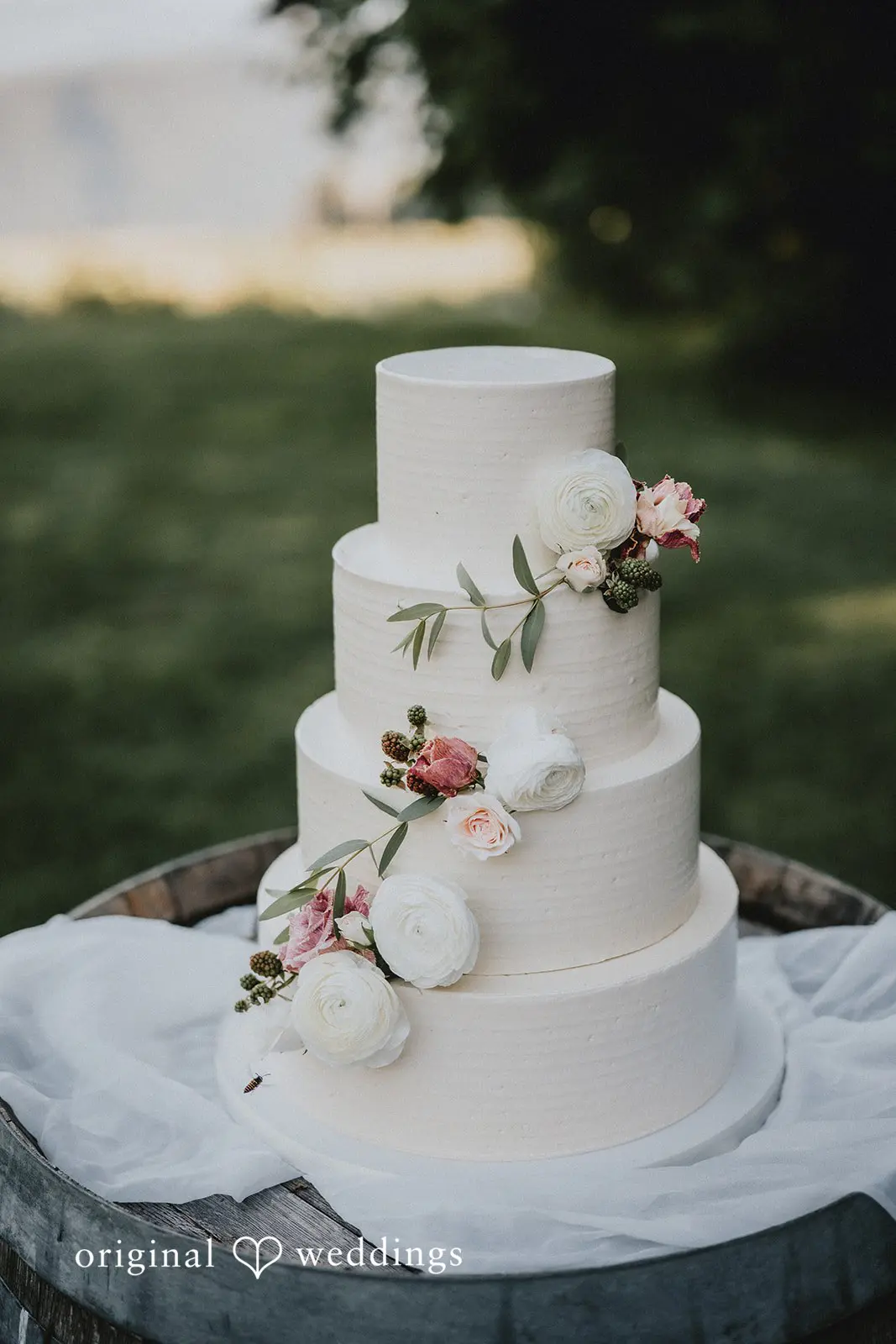 Daphne + Daniel Gorge Crest Vineyards Wedding // Daphne & Daniel -