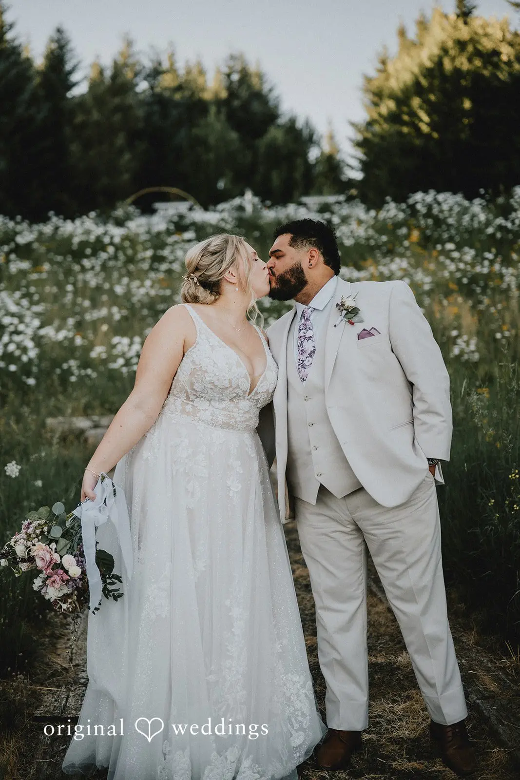 Daphne + Daniel Gorge Crest Vineyards Wedding // Daphne & Daniel -