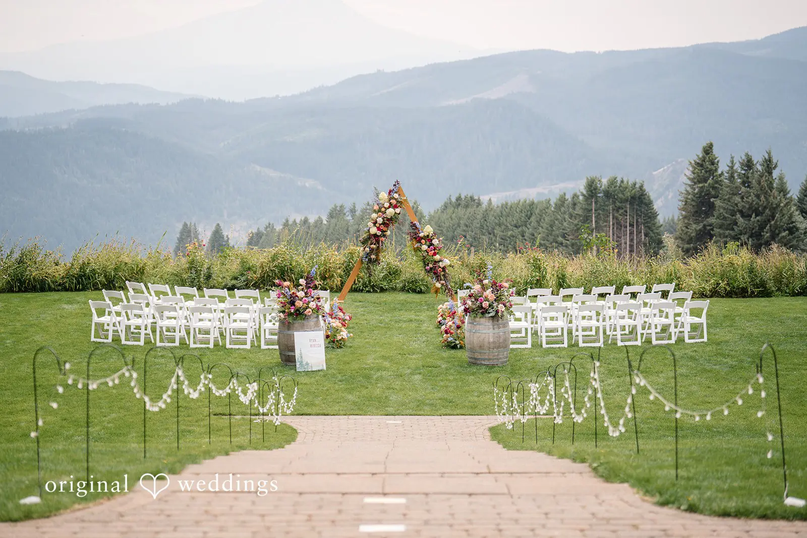 Becca + Ryan Gorge Crest Vineyards Wedding // Becca & Ryan -