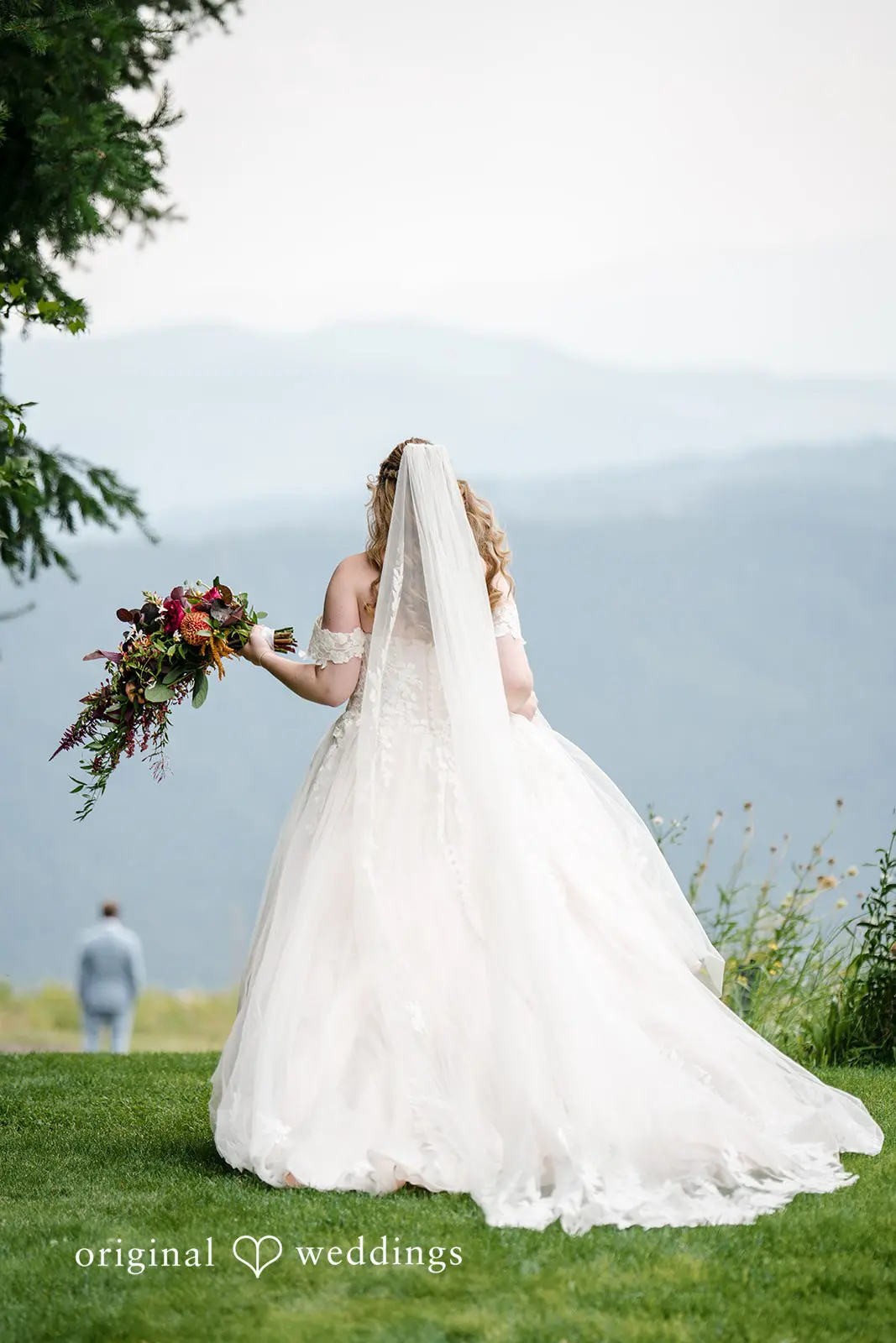 Becca + Ryan Gorge Crest Vineyards Wedding // Becca & Ryan -