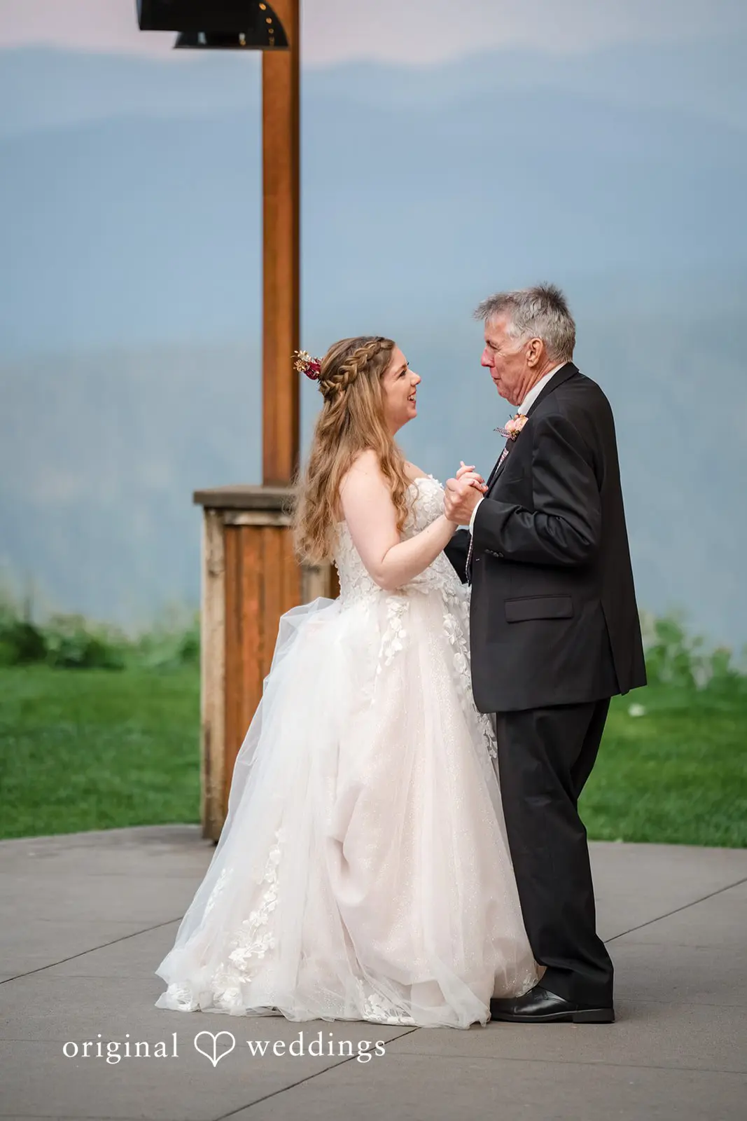 Becca + Ryan Gorge Crest Vineyards Wedding // Becca & Ryan -