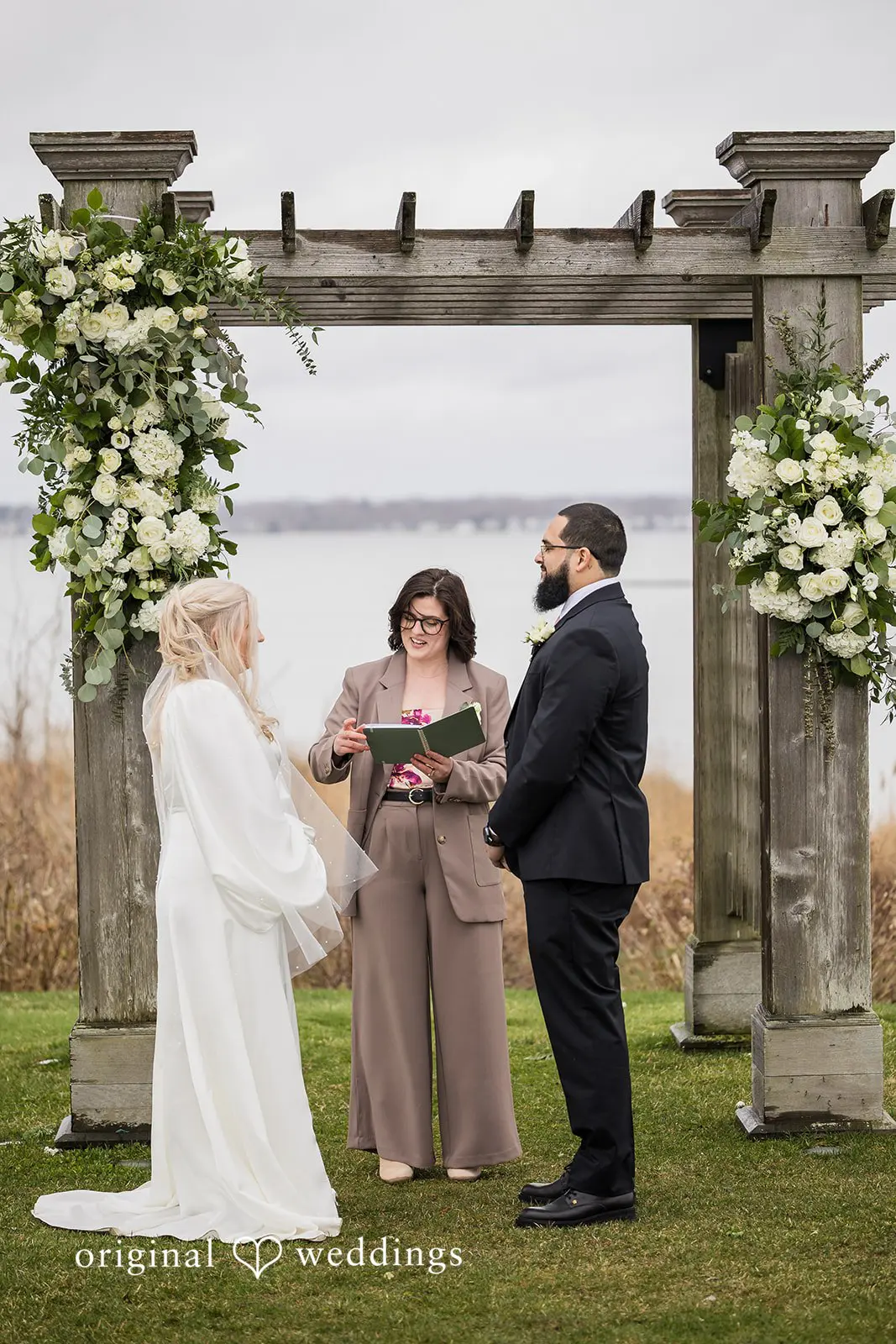 Harbor Lights Wedding // Victoria & Iziah -
